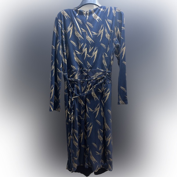 Rachel Roy Sylvia Foil Printed Wrap Dress Navy and Gold - Picture 2 of 4